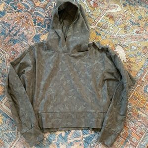 Athleta Olive Camo print Farallon Hooded Sweatshirt Small